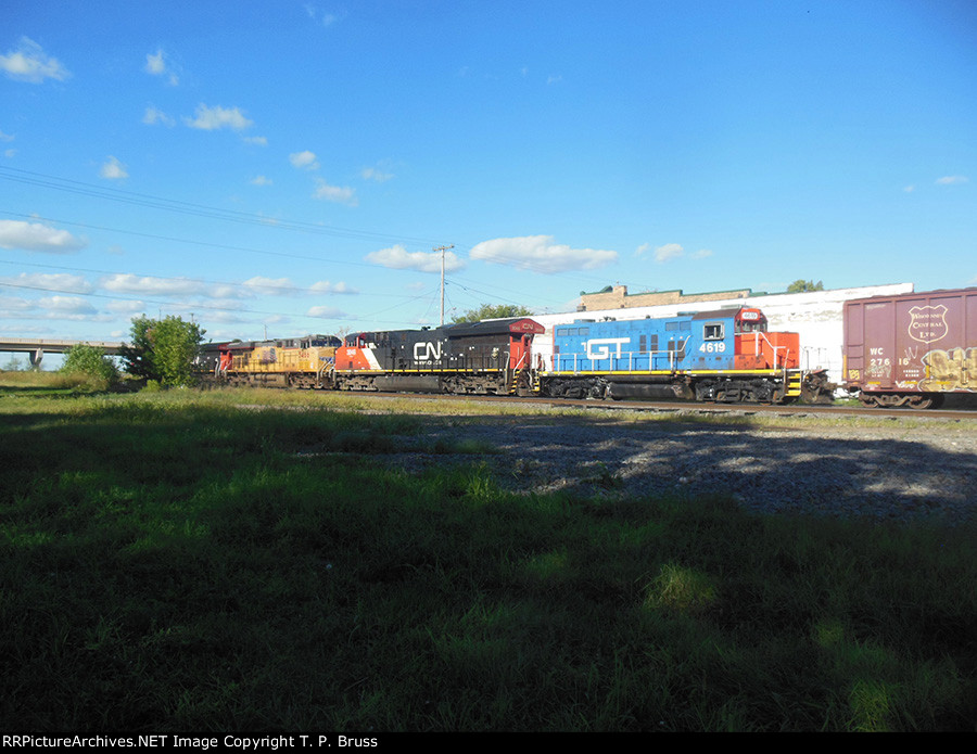 UP 5466, CN 3046, GTW 4619, et al.